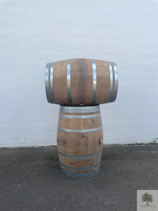 Set med två hela vintunnor i ek - gratis frakt Olivträdsbutiken