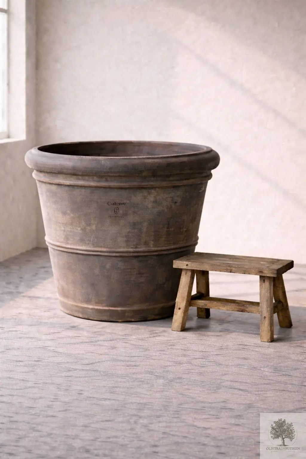 Kruka Terrakotta Grå - Toscana -  80 cm diameter - 64 cm höjd Olivträdsbutiken