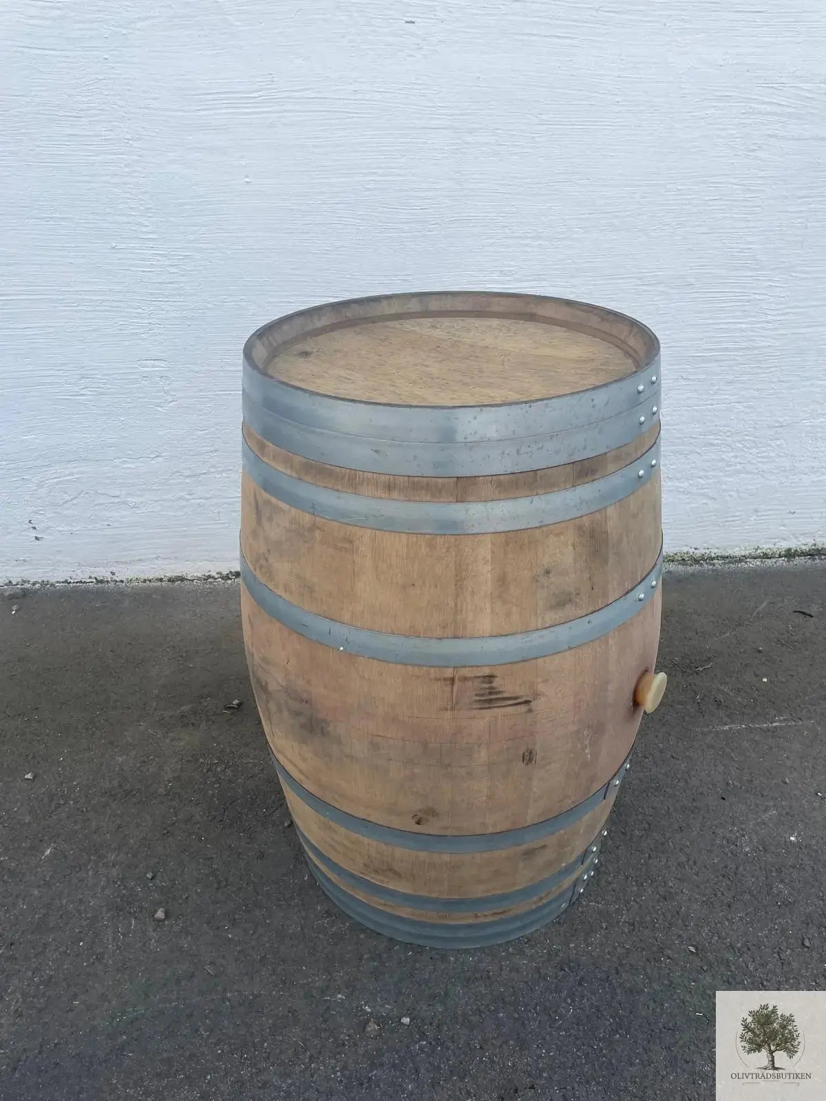 Set med två hela vintunnor i ek Olivträdsbutiken